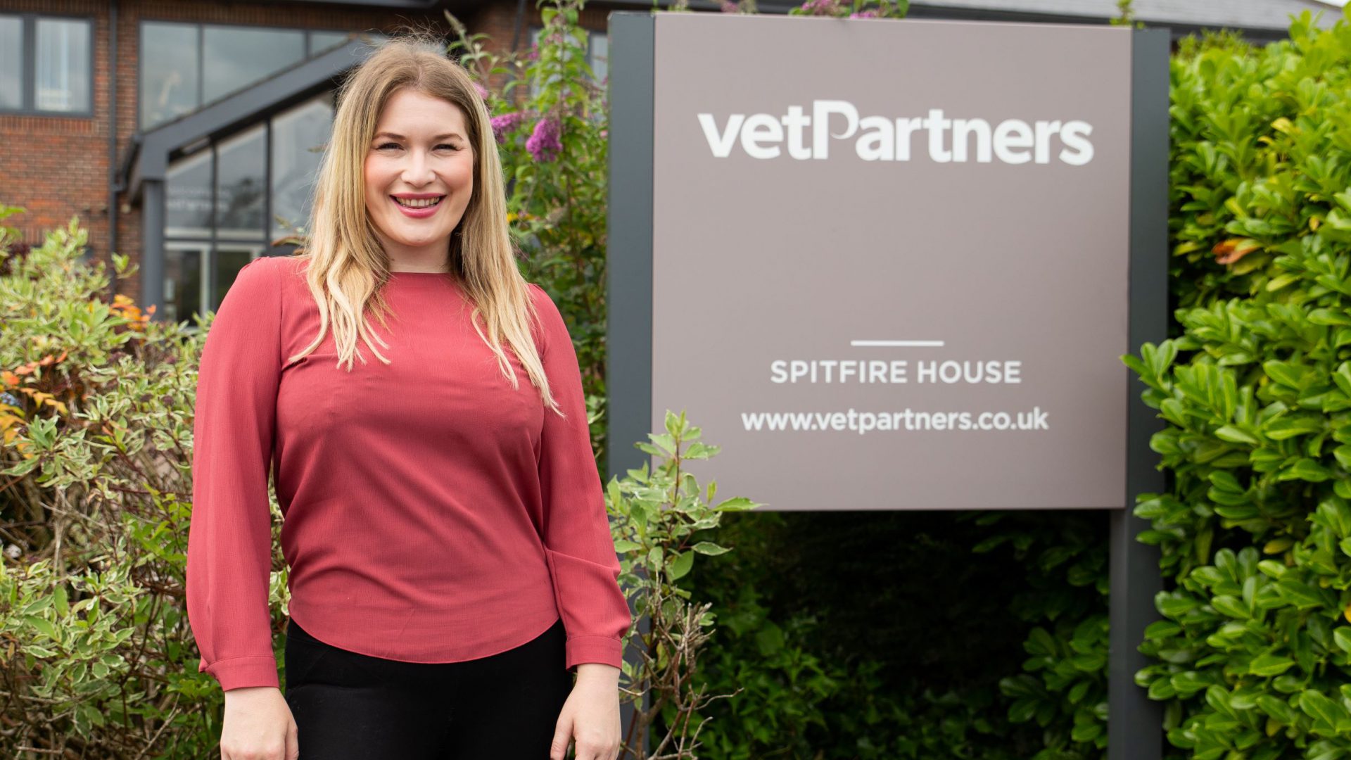 How VetPartners supported devoted mum Lora to develop a thriving career