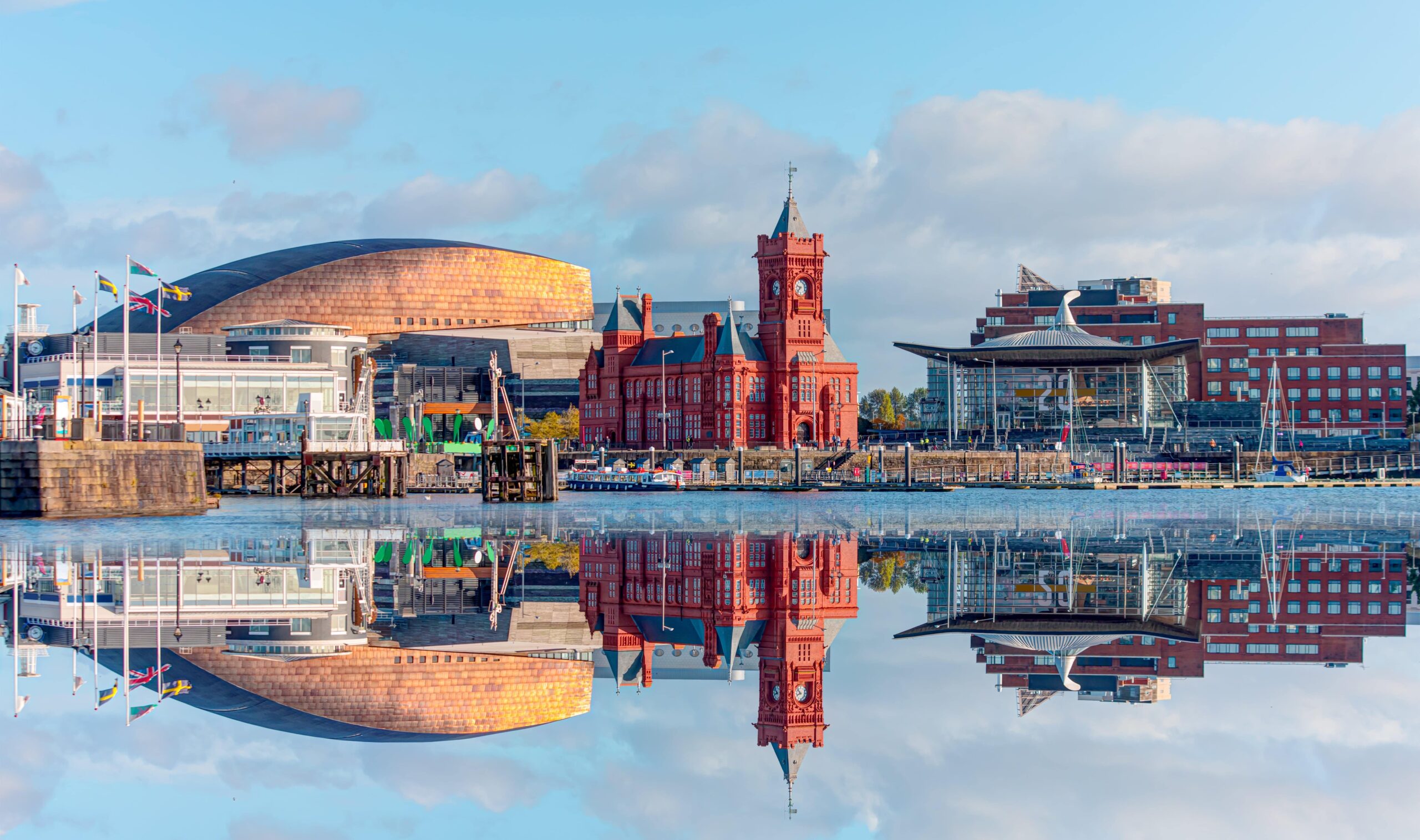 Panoramic view of the Cardiff Bay 